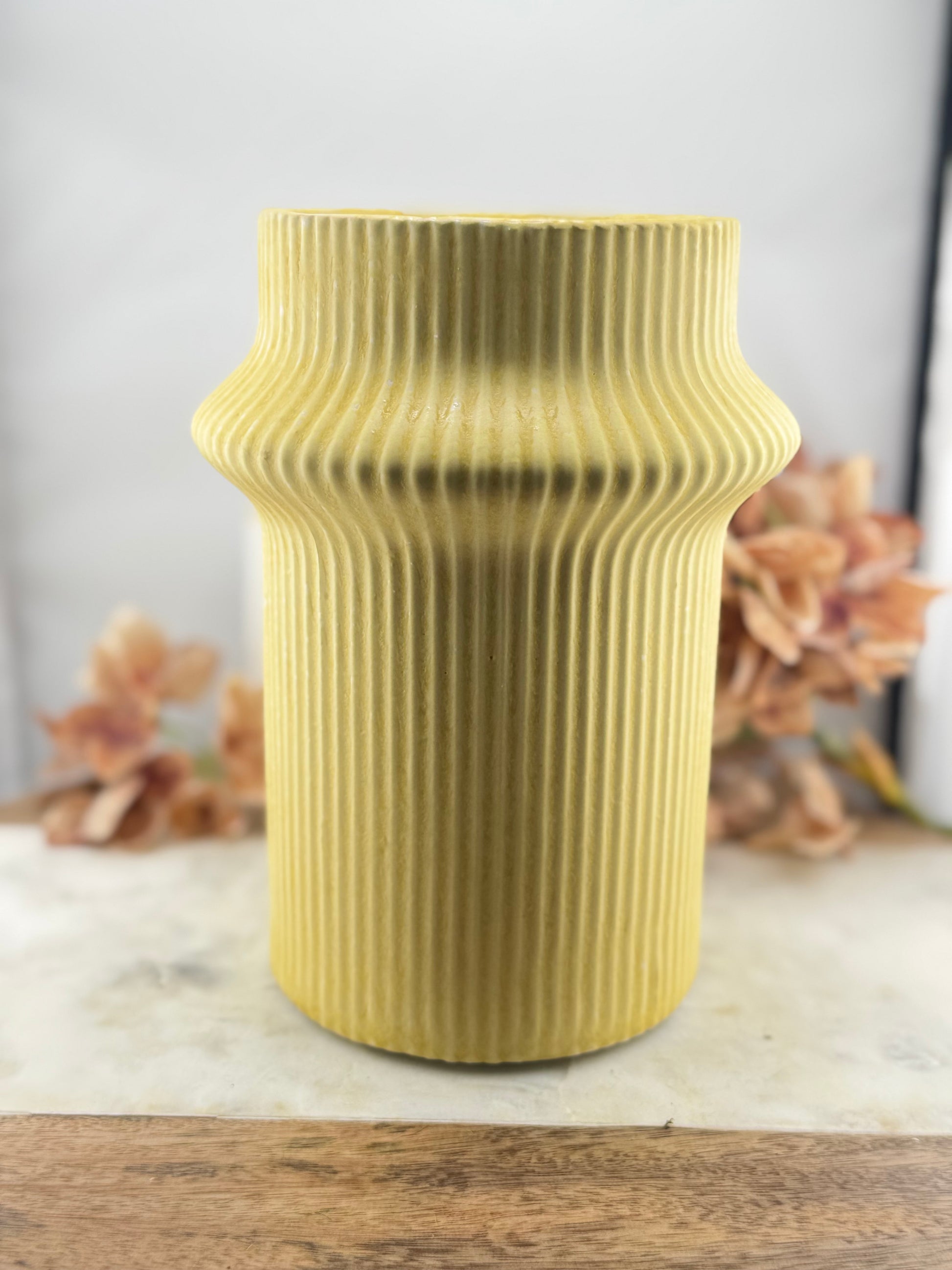 KA Md Yellow Vase