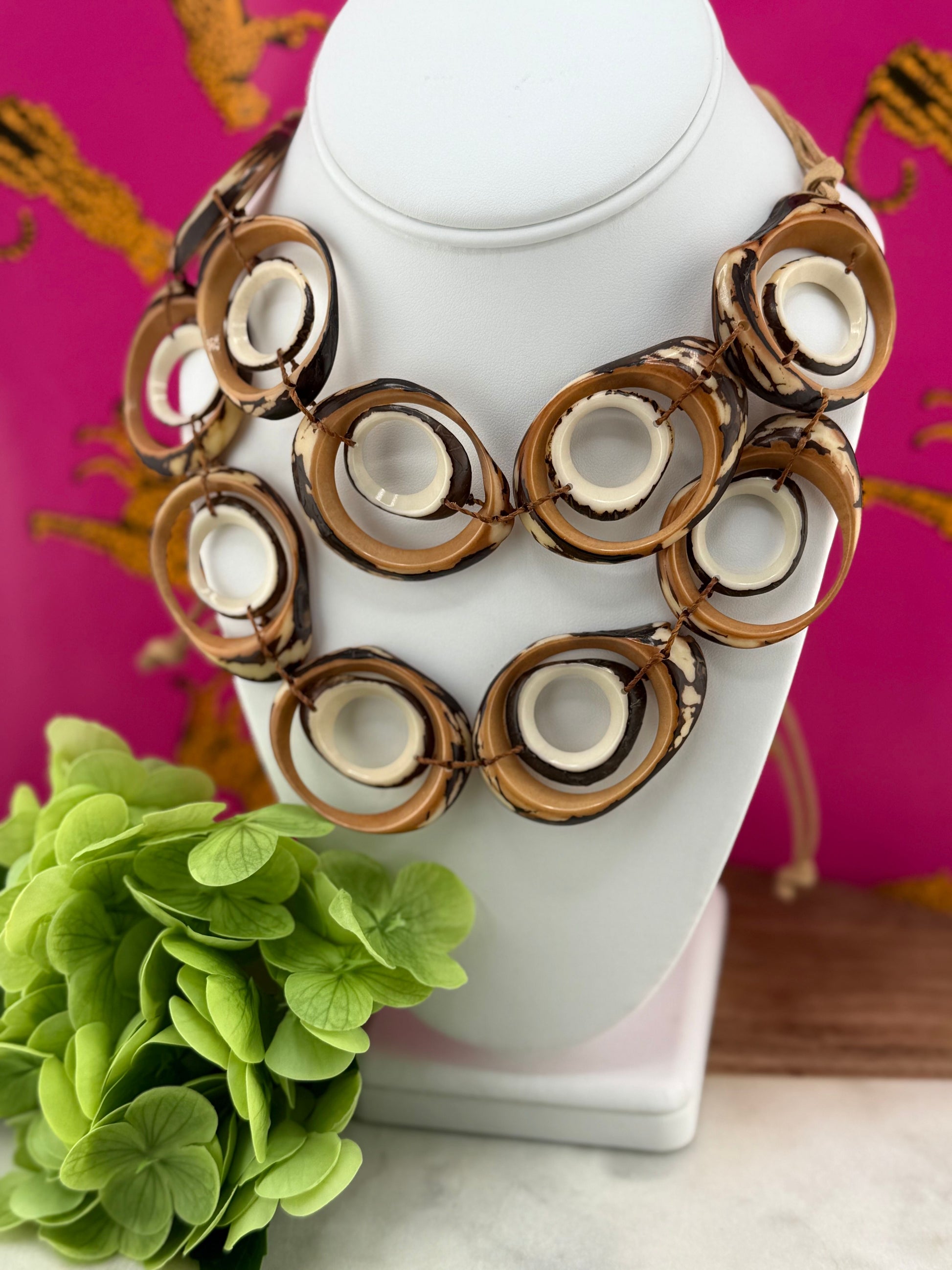 TA Ara Necklace Khaki Ivory