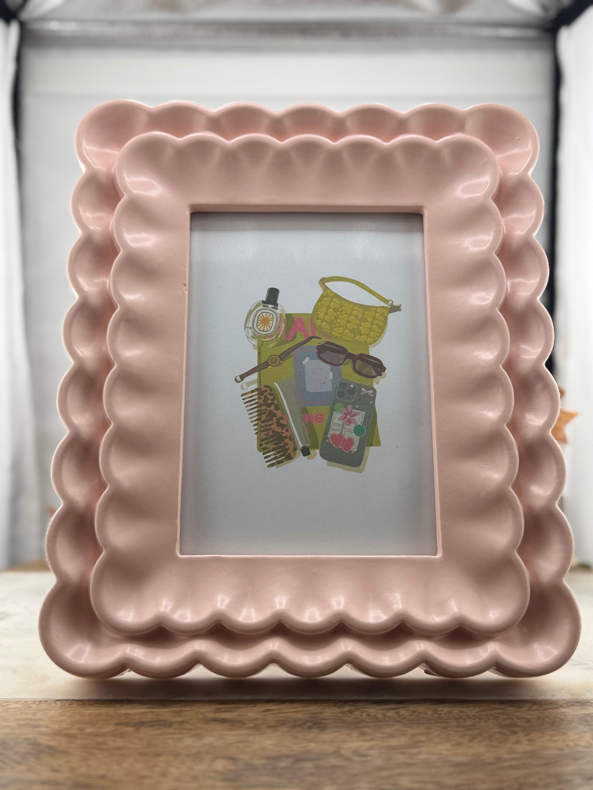 TC Scalloped Frame