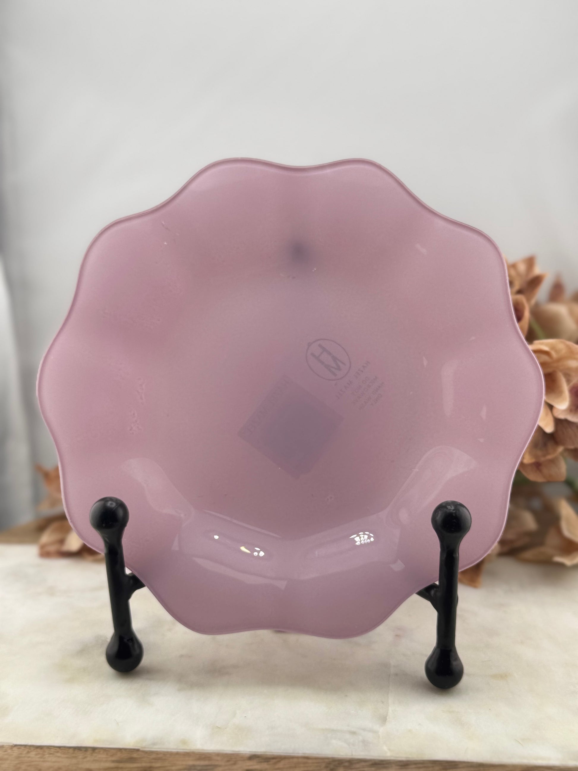 HZ Glass Scalloped Bowl