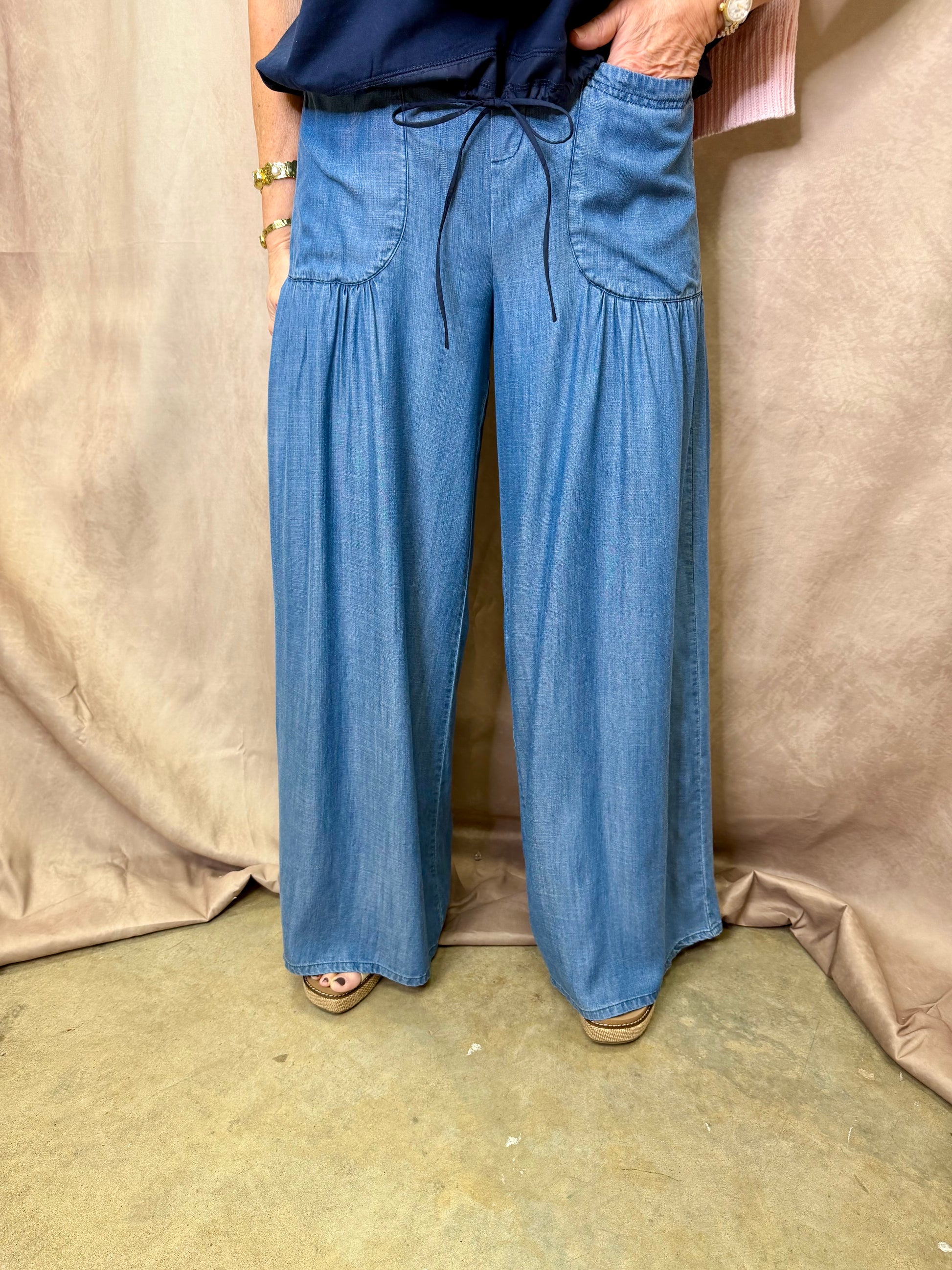 CA Eyelet Embroidered Cropped Barrel Pant W/ Patch Pockets