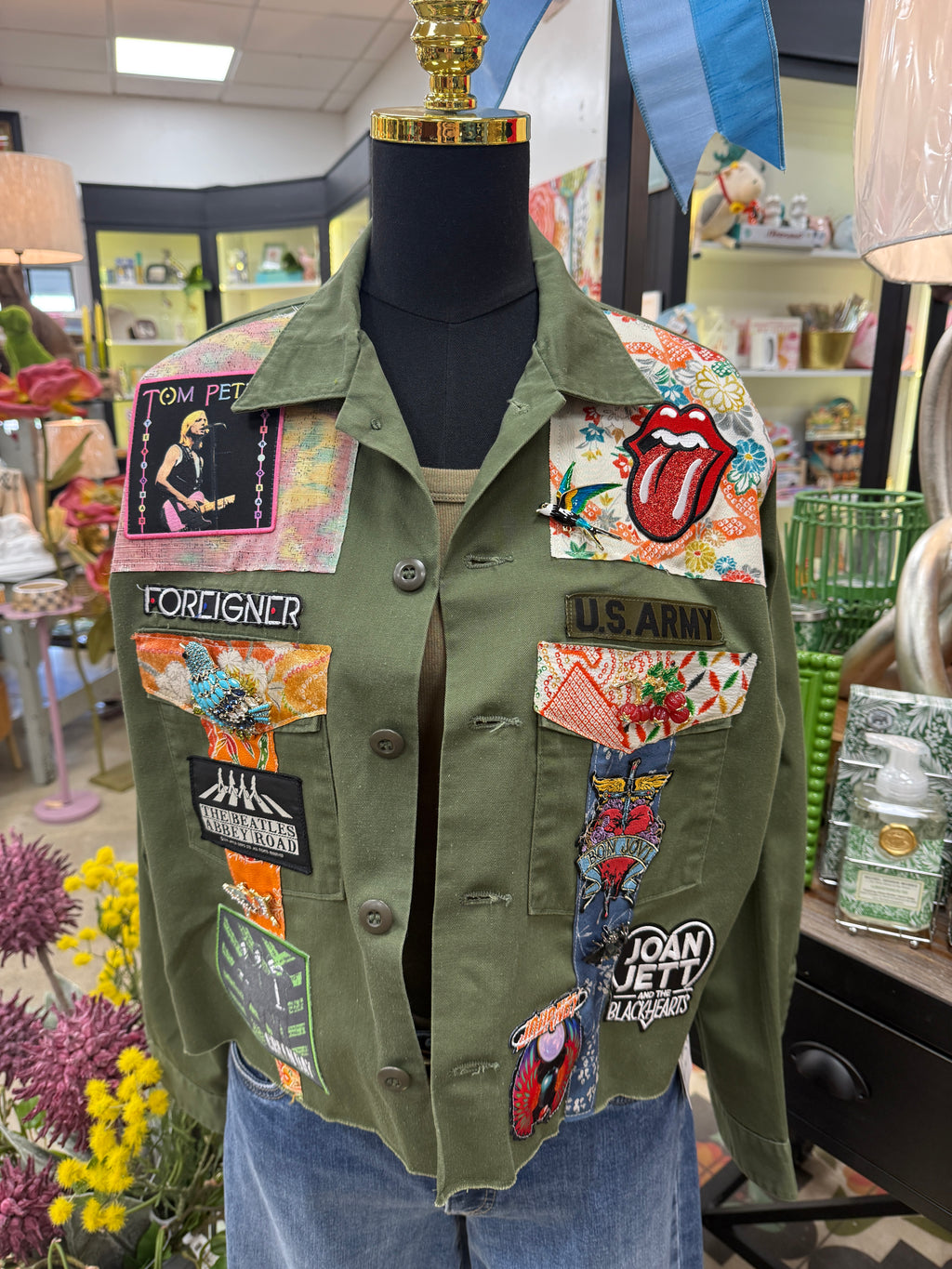 Robi Crop Green Bird Pin Vest