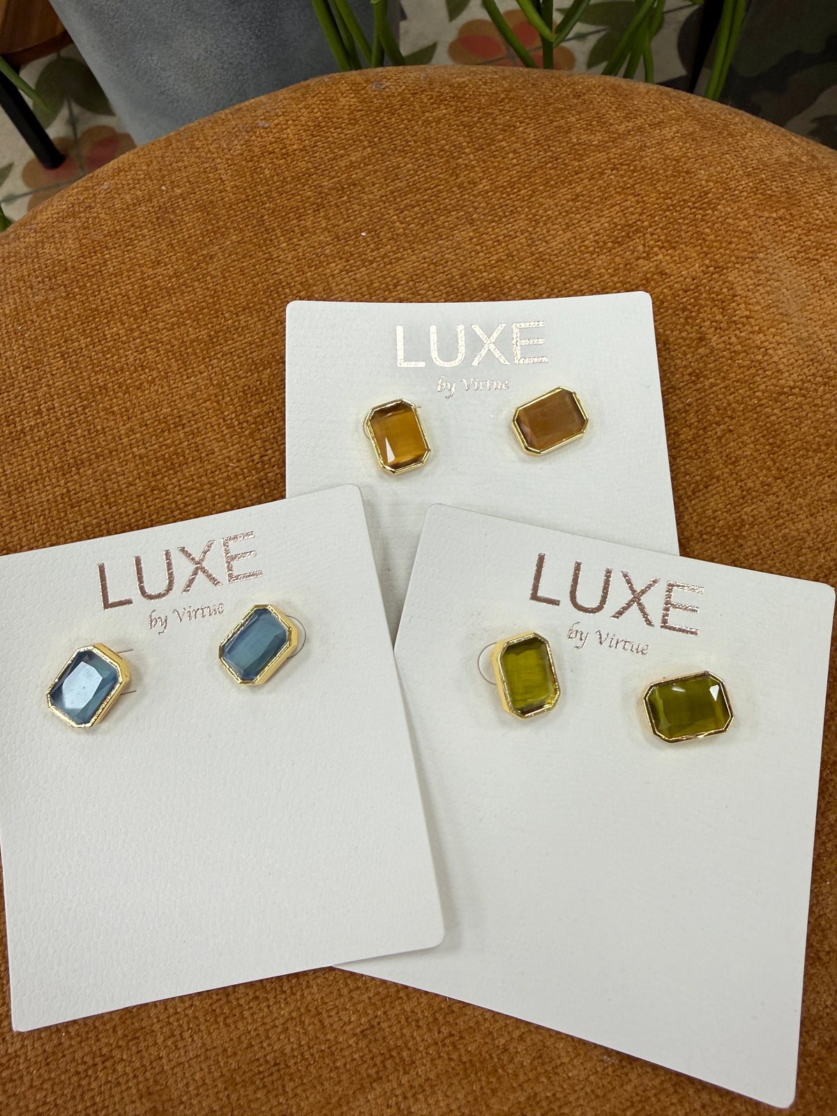 VIRTUE Rylee Cat Eye Stud Earrings