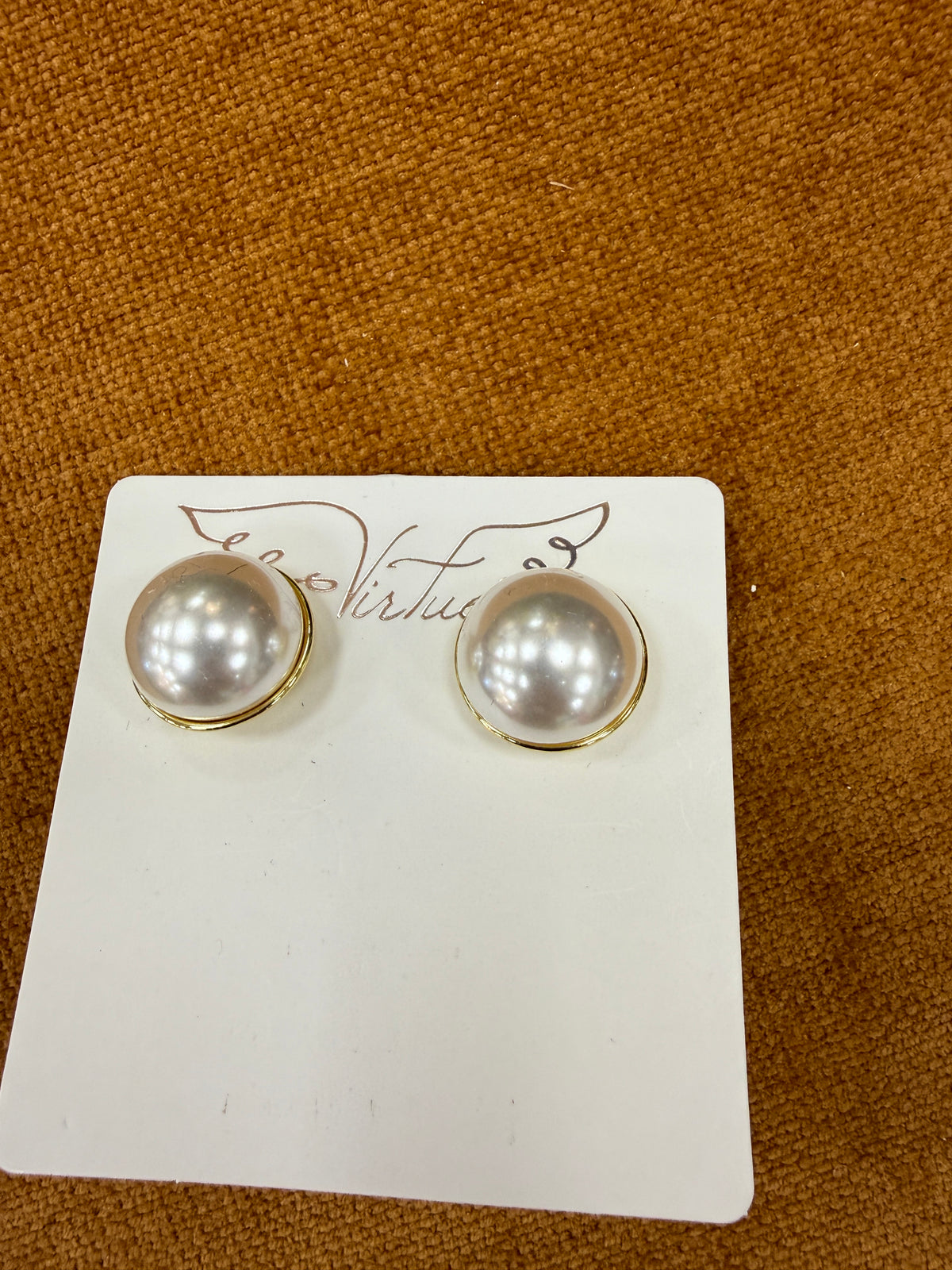 VIRTUE Circle Puff Pearl Stud Earrings