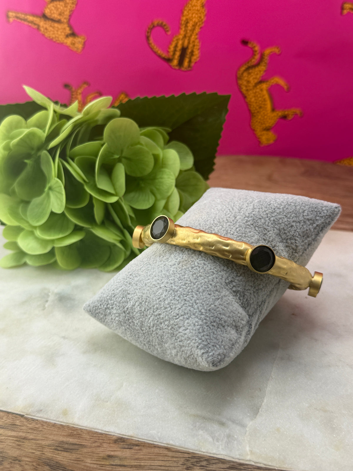 VIRTUE Fierce Cat Eye Hammered Bangle