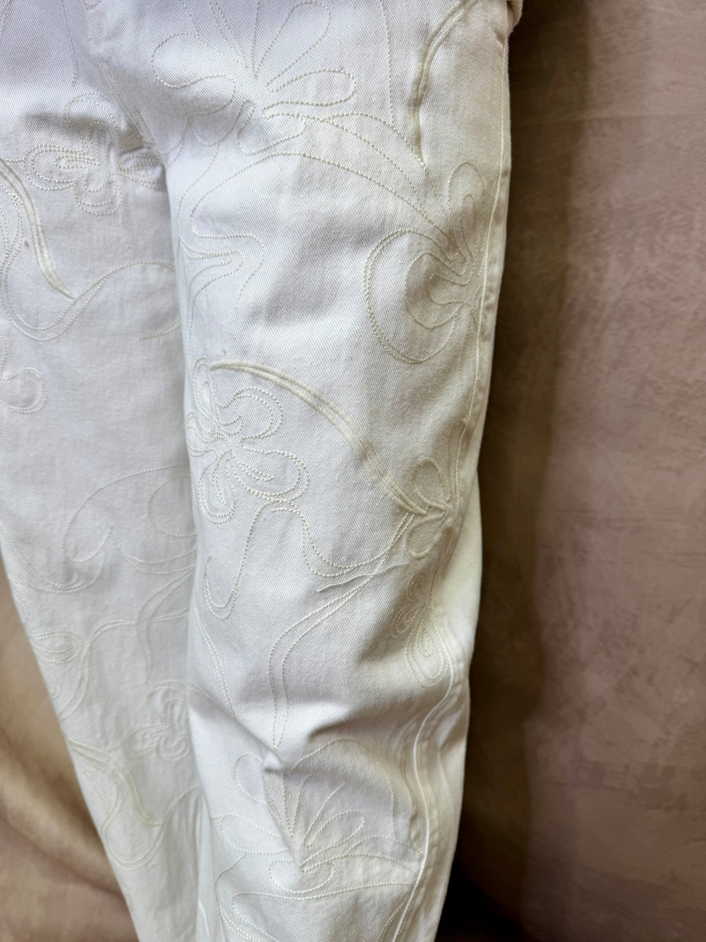 CA Barrel Leg Pant- White- Flower Embroidery
