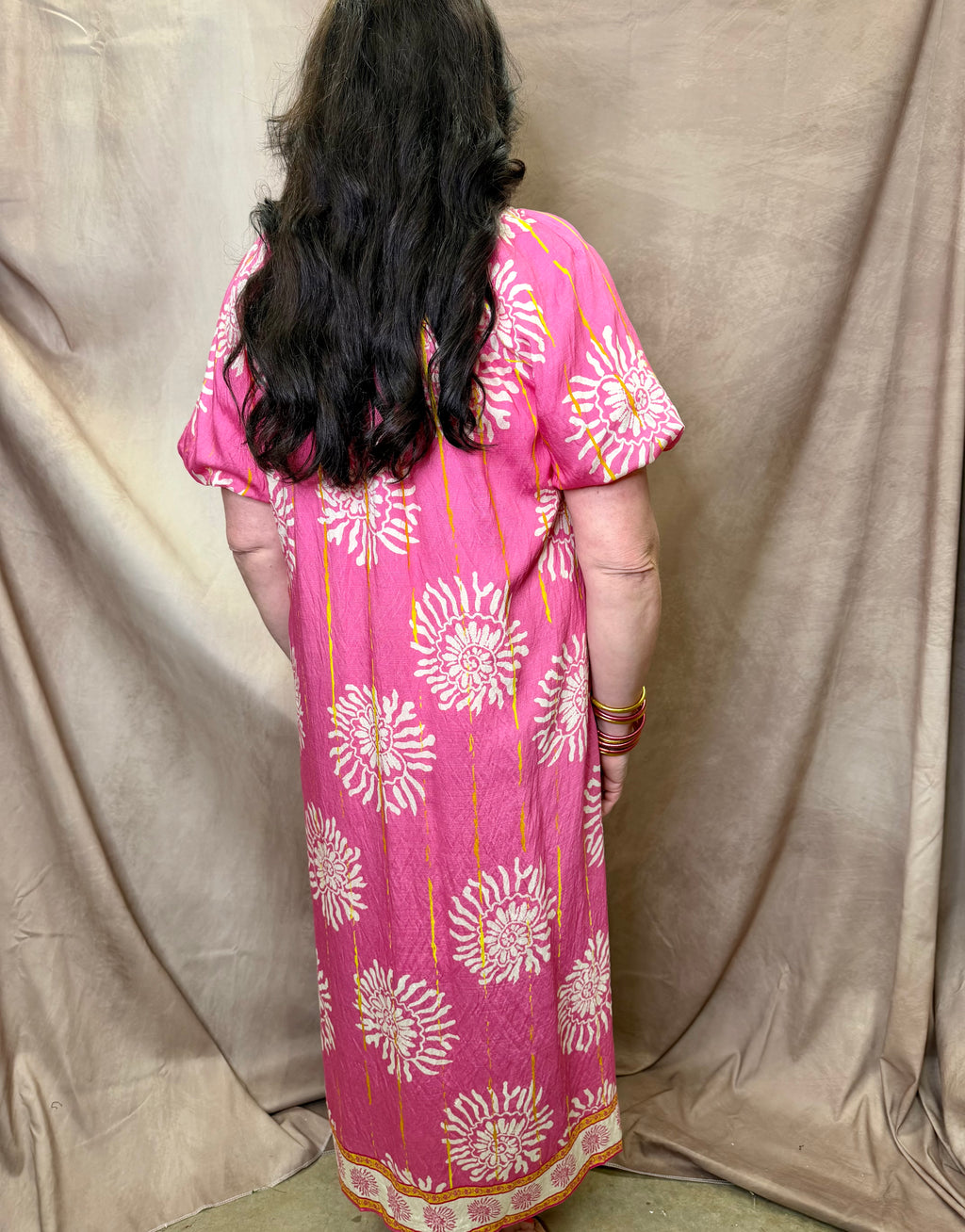 UM Short Sleeve Dress w/ Cream Flower Design